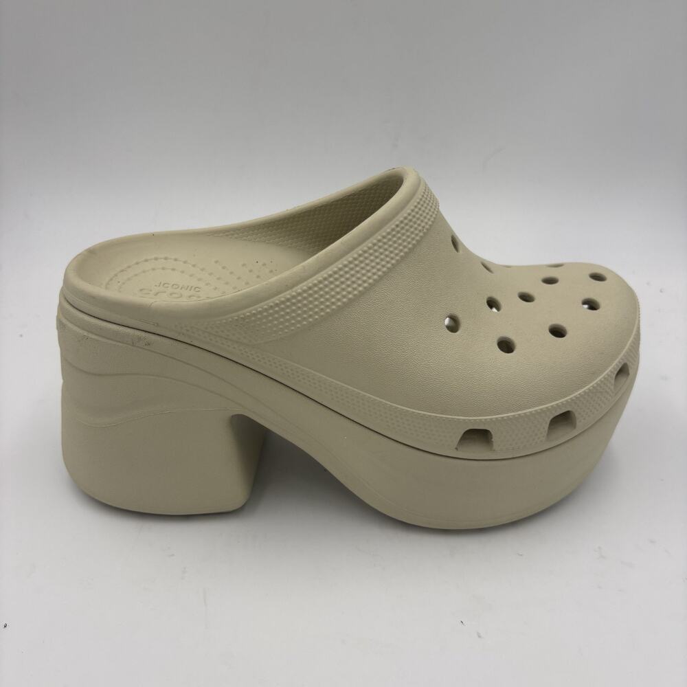 Crocs Women's Size 7 Leather Platform Clogs Slip On Chucky Heel Comfort Shoes